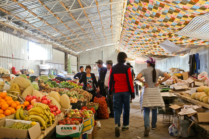 Karakol Bazaar + 21 Amazing Things to Do in Karakol Kyrgyzstan + Nearby Excursions // localadventurer.com