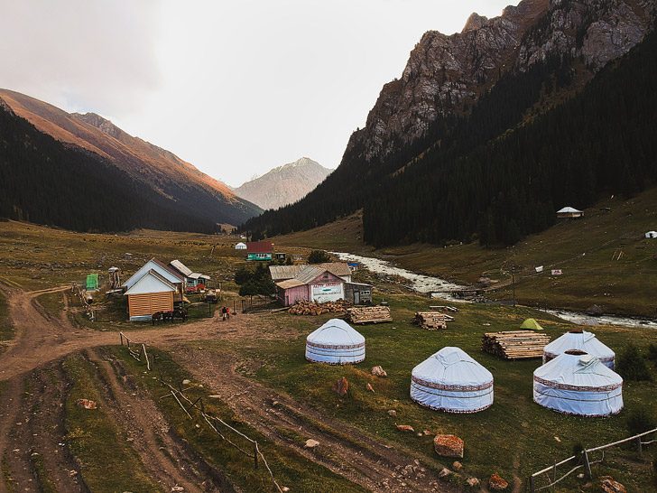 Altyn Arashan - Spa in Kyrgyzstan // localadventurer.com