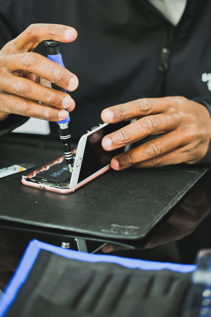 SquareTrade Go Cell Phone Repair that Comes to You // LocSquareTrade Go Cell Phone Repair that Comes to You // Local Adventurer