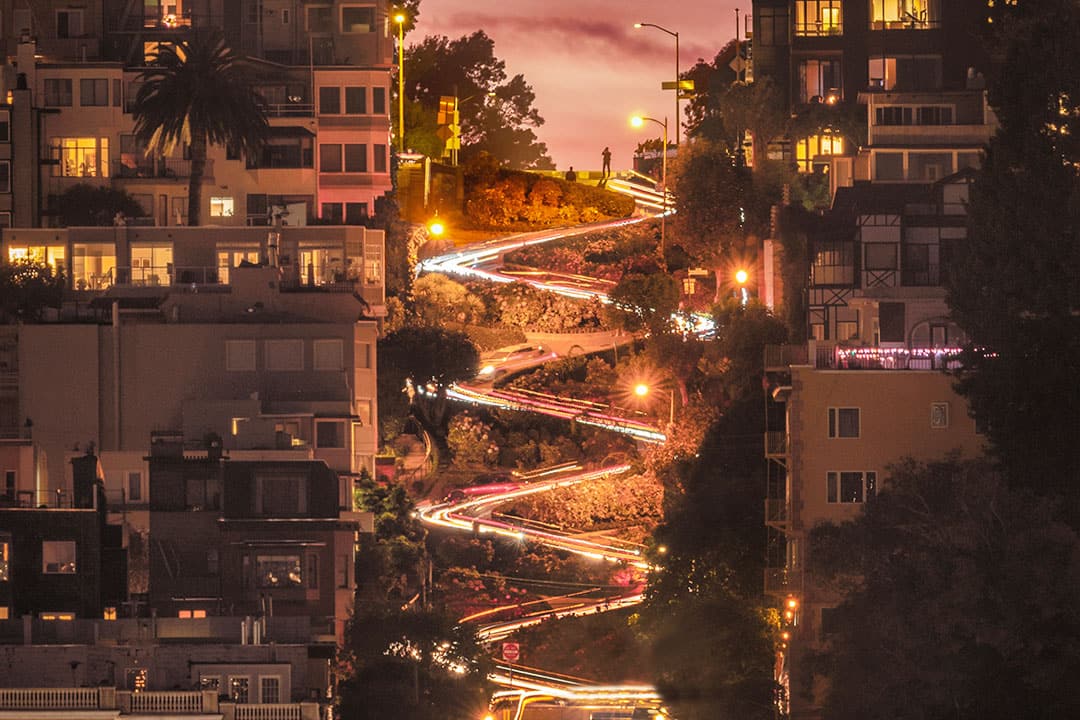 Drive San Francisco Lombard Street - the crookedest street in the world + 25 Free Things to Do in San Francisco