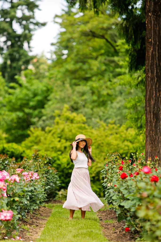 Portland Oregon is the City of Roses - The International Rose Test Garden is one of the best places to see the roses and is one of the most popular attractions in PDX // Local Adventurer #portland #roses