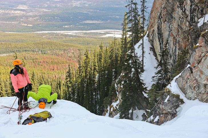 Ice Climbing Tips for Beginners. Photo: Climbing Edge of the World in Jasper National Park, Alberta, Canada // Local Adventurer #jasper #canada