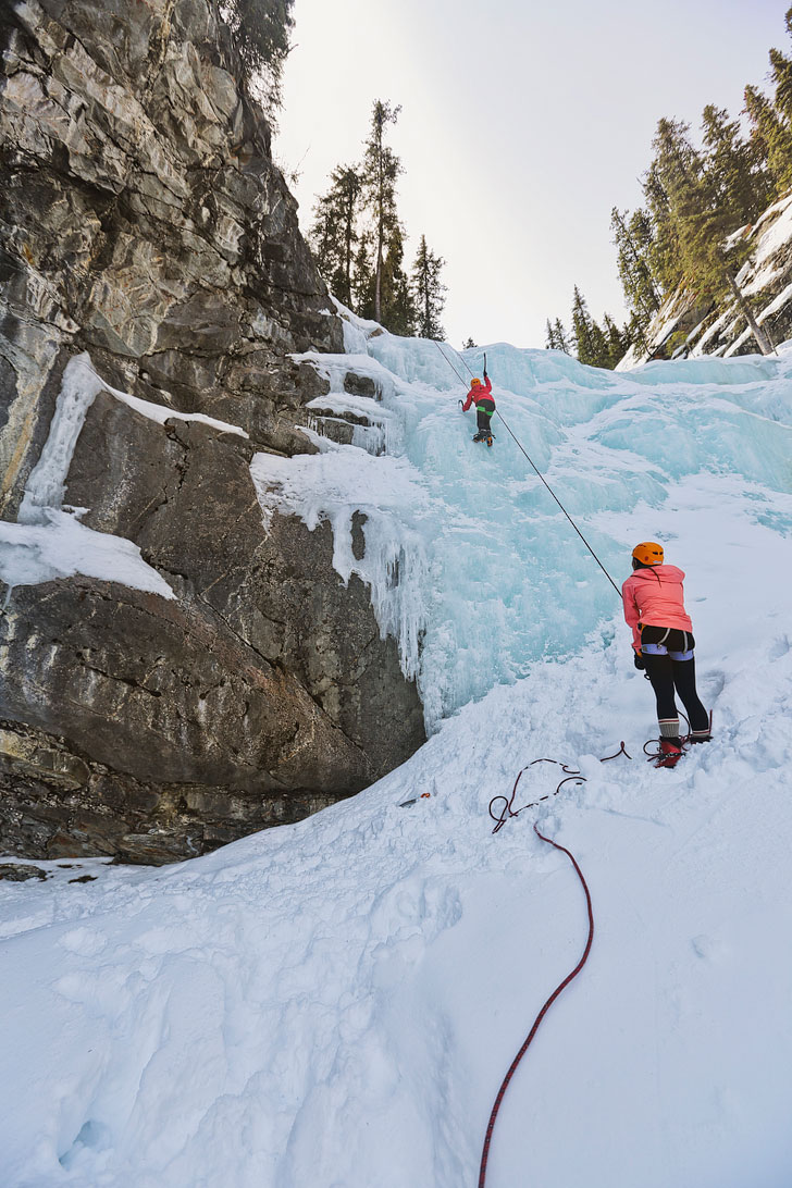 Ice Climbing Tips for Beginners. Photo: Climbing Edge of the World in Jasper National Park, Alberta, Canada - Jasper Winter Activities // Local Adventurer #jasper #canada