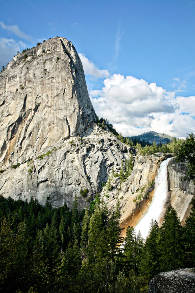 Nevada Falls Trail + Nevada Falls Hike + Are you going to be in Yosemite National Park? Save this pin and click to see details on the 11 best hikes in Yosemite National Park you shouldn’t miss. These Yosemite hiking trails are also some of the best hikes in California and the US that you’ll want to add to your hiking bucket lists. They take you to the most beautiful places, waterfalls, and views in Yosemite. // Local Adventurer #localadventurer #yosemite #california #nationalpark #visitcalifornia #visitca #findyourpark