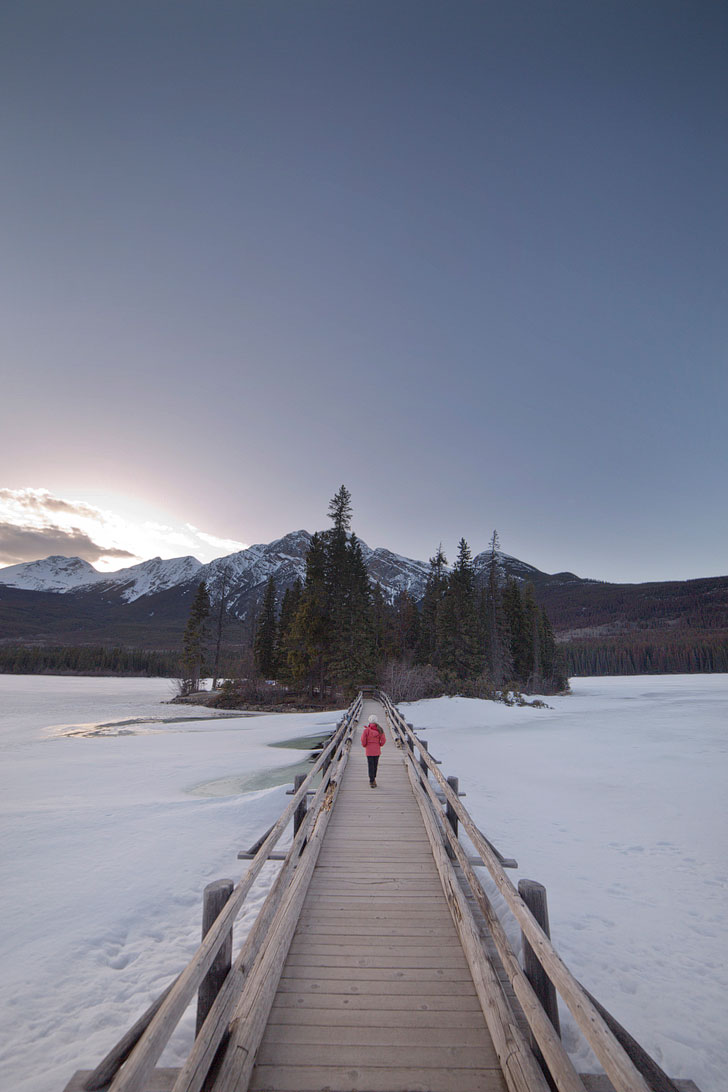 Pyramid Lake in Jasper + If you're headed to Alberta, Canada, you need to visit Jasper National Park. Click on this article to find out the best things to do in Jasper, where you need to visit to photograph beautiful places, and hikes you should add to your bucket list. This is the way that the locals do Jasper National Park // Local Adventurer #jasper #alberta #canada