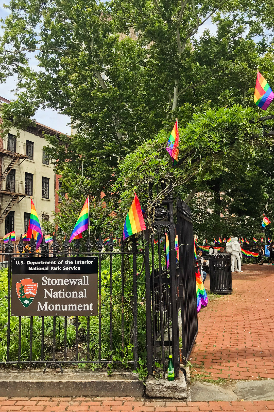 Stonewall Inn, Greenwich Village + Looking for the best national parks in new york city? Save this pin and check out our complete guide and list of NYs parks. We cover all the tips you need to know for visiting the Statue of Library National Monument, Federal Hall, Stonewall Inn NYC, and more. If you want to get outside, we also include a list of the best New York state parks and a map to major national parks near the city (NYC to Acadia National Park here we come!) // Local Adventurer #seeyourcity #nycgo #nyc #iloveny #newyork #newyorkcity #visittheusa