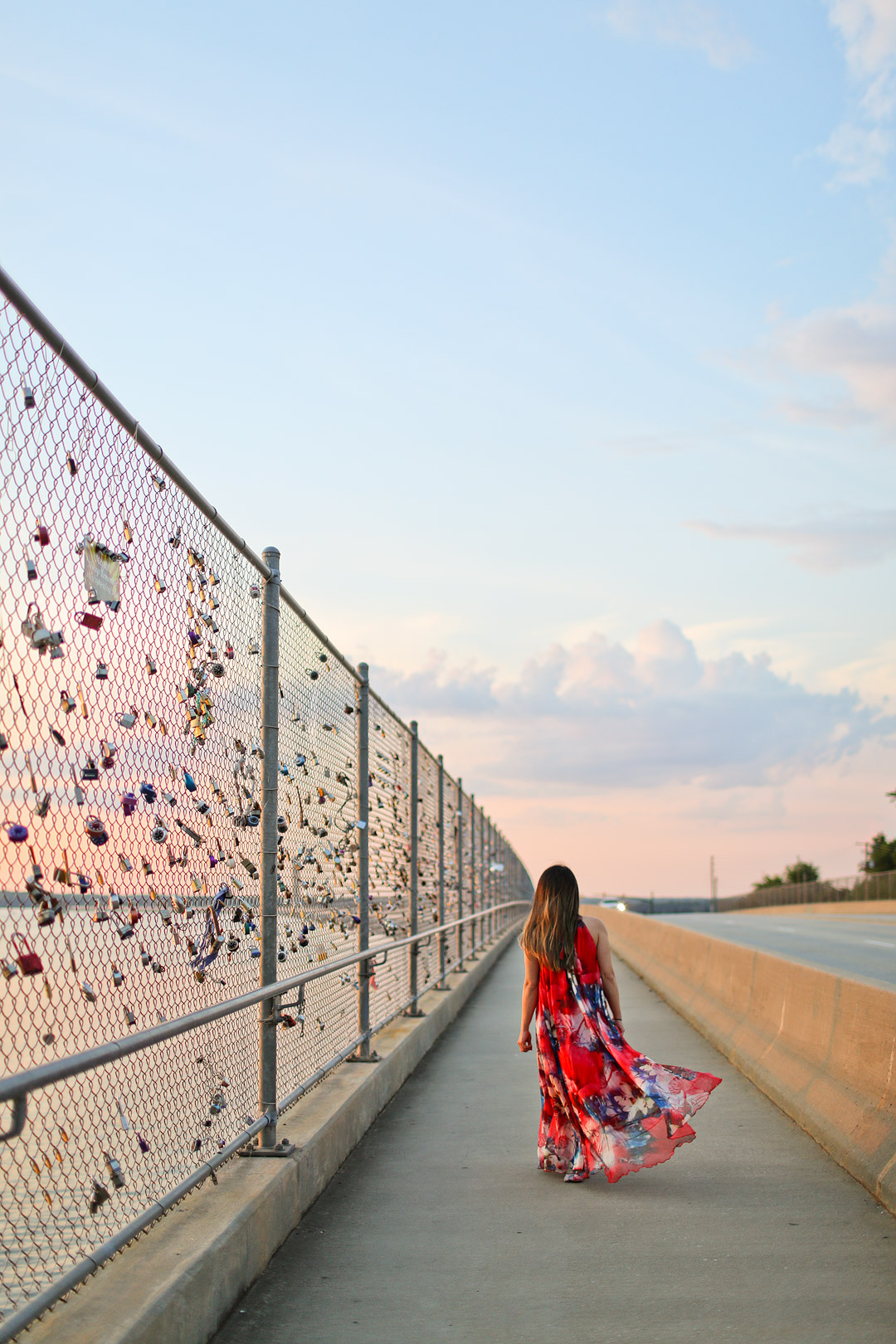 Looking to spend the best 48 hours in Columbia SC? Save this pin and click to see 15 fun things to do in columbia sc. It includes the most romantic things to do in columbia sc like adding love locks on Lake Murray Dam, free things to do in columbia sc, kid activities in columbia sc, and more // Local Adventurer #RealColumbiaSC #columbiasc #discoverSC #southcarolina #visittheusa #usa