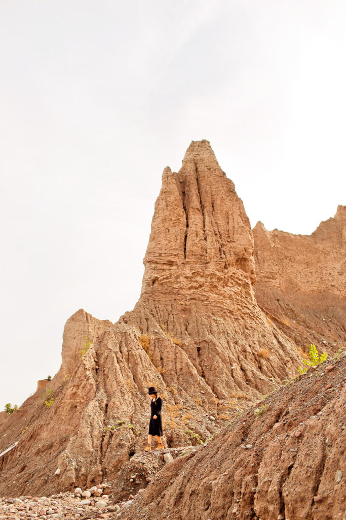 Chimney Bluffs State Park + 21 Incredible Places to Visit Upstate NY // Local Adventurer #newyork #hiking #usa