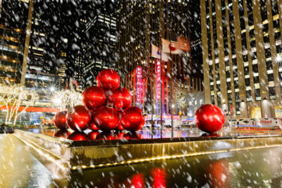 Christmas Decorations NYC + New York Christmas Time | LocalAdventurer.com