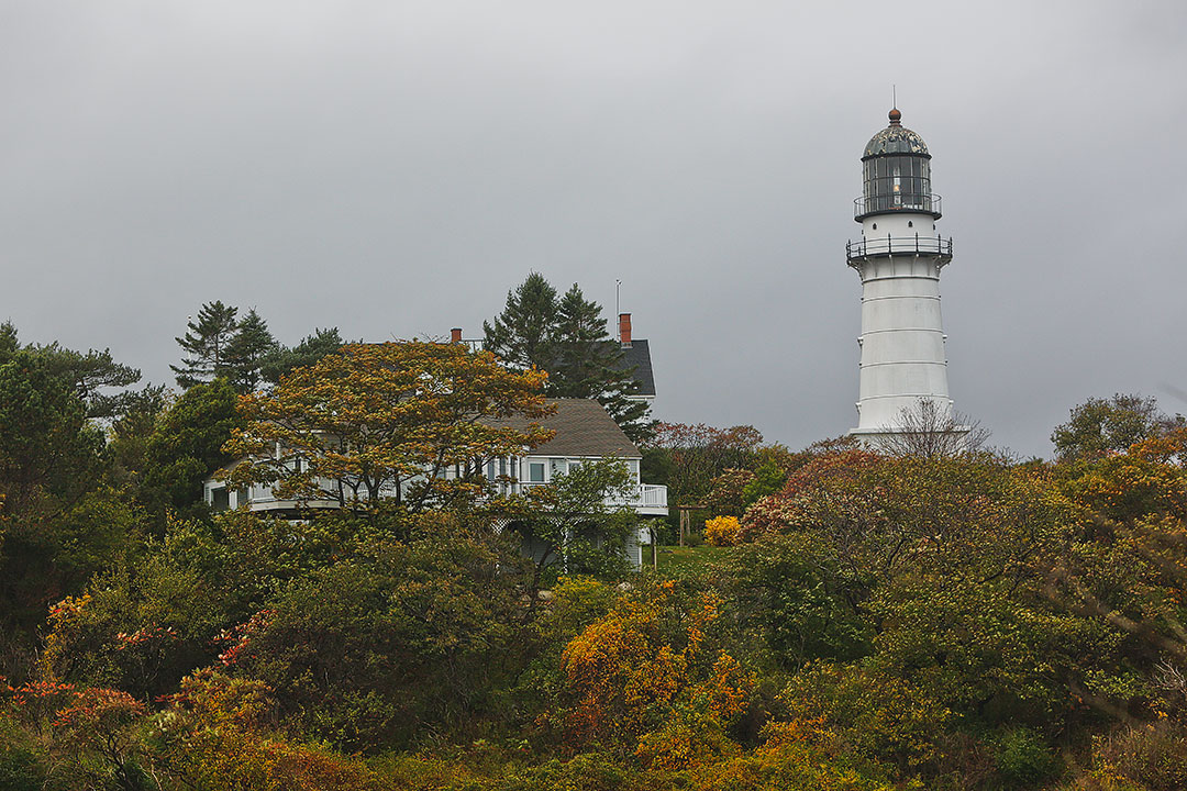 Cape Elizabeth Lights + 5 Beautiful Portland Lighthouses to Visit // Local Adventurer #maine #mainething