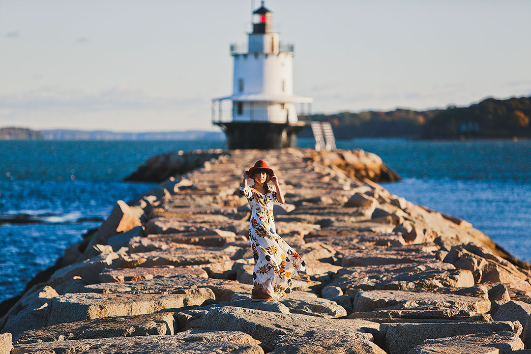 Spring Point Lighthouse + 5 Beautiful Lighthouses in Portland Maine You Can't Miss - Travelling Dresses // Local Adventurer