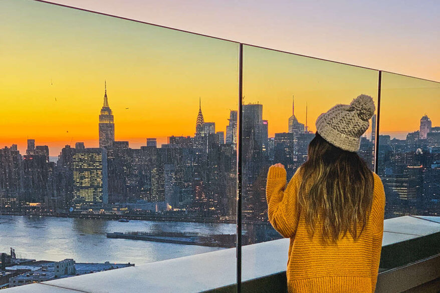 Moving to New York Advice { Local Tips for Living in NYC }