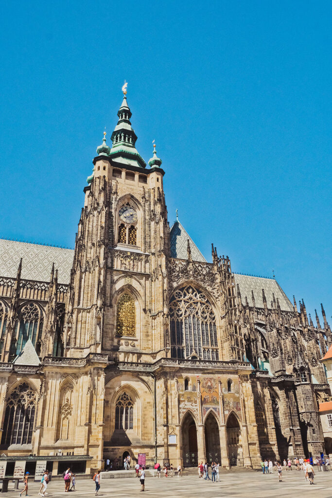Praha Castle + 15 Incredible Things to Do in Prague