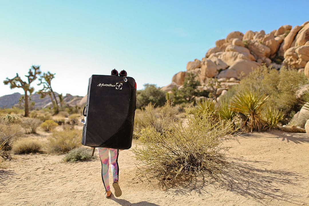 https://localadventurer.com/wp-content/uploads/2019/10/bouldering-crash-pad.jpg