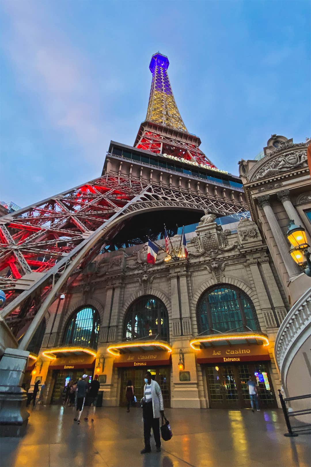 eiffel tower in las vegas