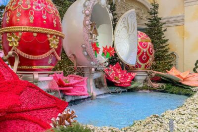 Christmas at the Bellagio Botanical Gardens 2022-2023 » Local Adventurer
