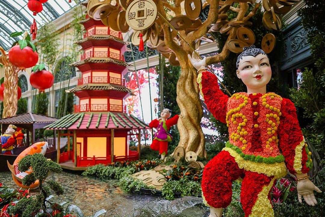 4K] Bellagio Hotel Las Vegas 2022 LUNAR / CHINESE NEW YEAR - Walking Tour &  Travel Guide 🎧 