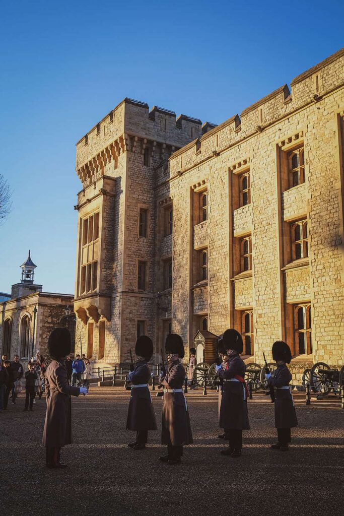guards of tower of london + best weekend in london itinerary