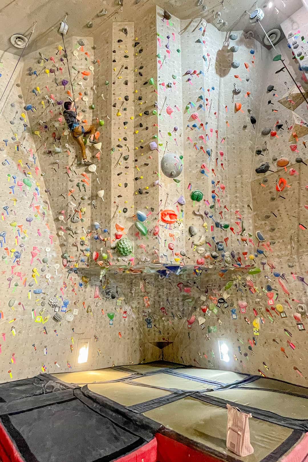 Your Guide to the Best Las Vegas Climbing Gyms Local Adventurer Your Guide to the Best Las Vegas Climbing Gyms Local Adventurer