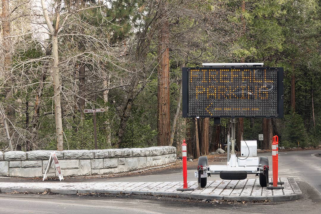 where to see firefall yosemite parking